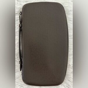 Louis Vuitton Taiga‎ Brown Leather Atoll Organizer Wallet Clutch